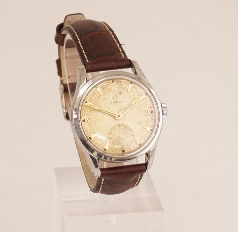 Omega, steel
Ref. 2639-11
Cal. 266
Around 1951
Watch dial strongly patinized
