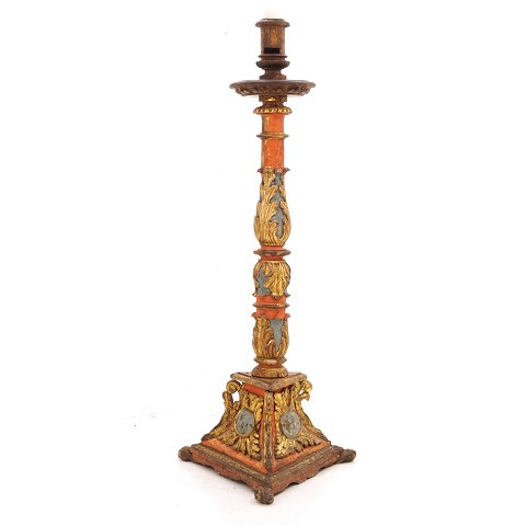Large floor candle holder. Wood. Baroque. Italy 
circa 1700. H: 166cm