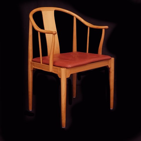 Hans J. Wegner. A China-Armchair. Frame in solid 
cherry. H: 82cm