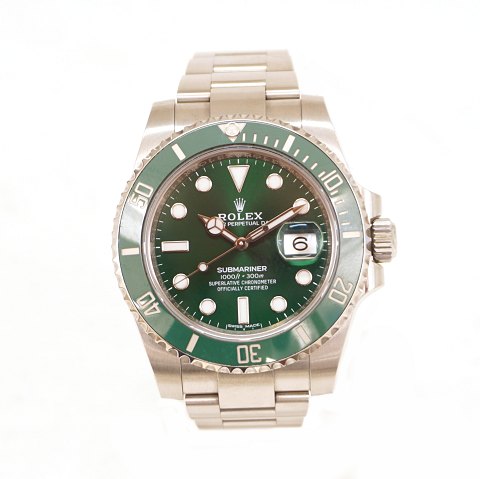 Rolex Hulk 116610LV with box and papers. Sold 
16.02.2017. Ref. 116610LV. D: 40mm