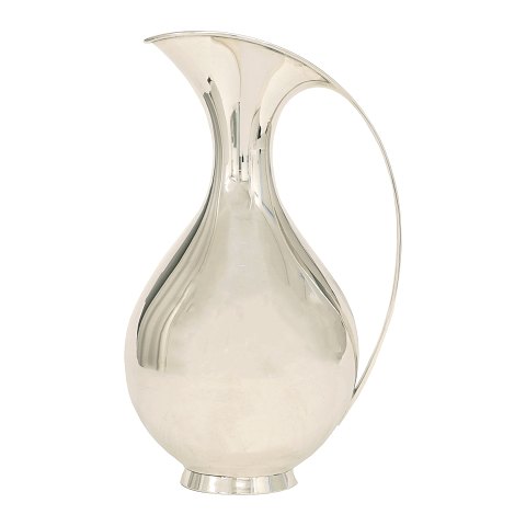 Kay Fisker for A. Michelsen: Large Sterling silver 
pitcher 1,5L. Made 1970. H: 26cm. W: 803gr