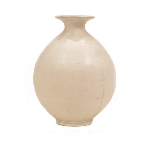 Light grey Kähler vase signed. H: 25cm