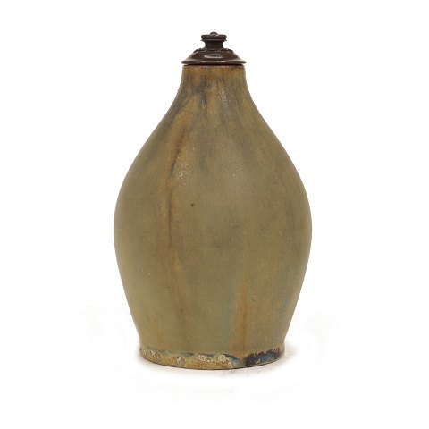 Lidded stoneware vase. Signed Royal Copenhagen. H: 
17,5cm