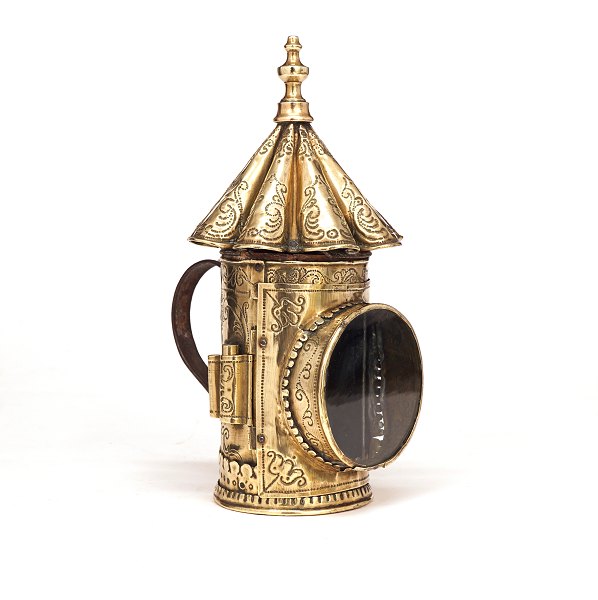 A 18th century brass lantern. Friesland circa 1750. H: 26,5cm