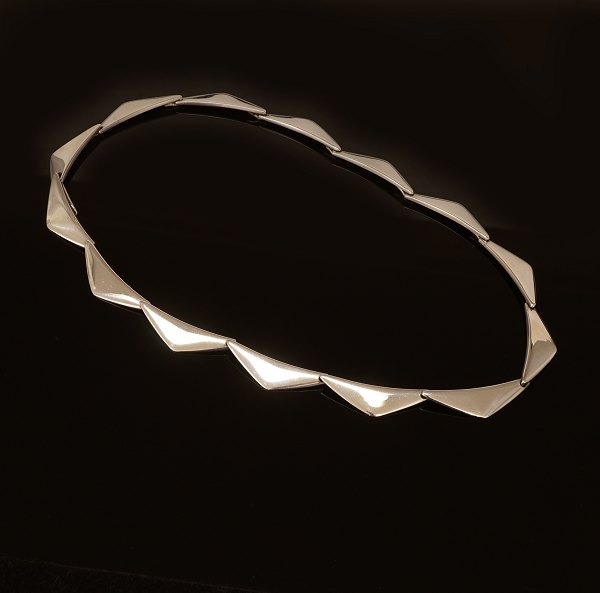 Hans Hansen: A Peak necklace in Sterlingsilver. #315. L: 46cm