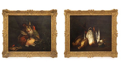 Et par store stilleben malerier med fjerkræ. Olie på lærred. Malt ca. år 1740. Lysmål: 62x75cm. Med ramme: 81x94cm
