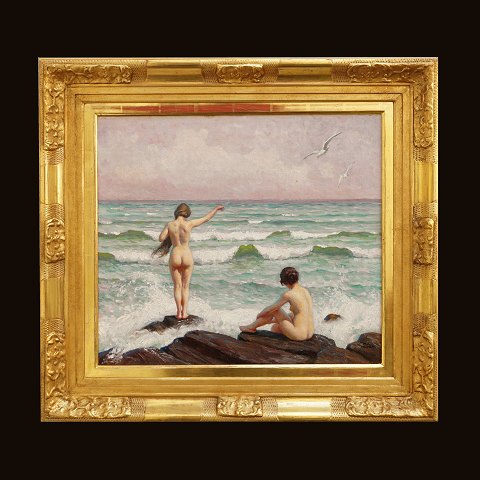Paul Fischer, 1860-1934: To unge badepiger på stranden, olie på lærred. Signeret. Lysmål: 50x58cm. Med ramme: 72x79cm