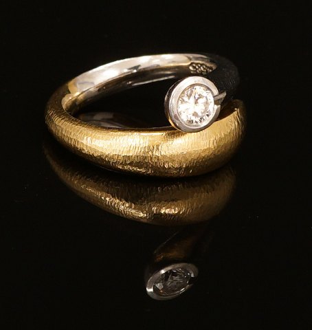 Ole Lynggaard: Ring med brillant, 14kt guld. Ringstr. 48,5