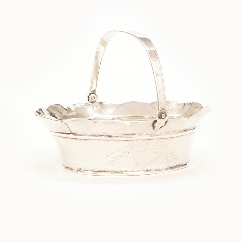 Poul Hansen, Tønder, Denmark, 1785-1830: An oval sugar bowl, silver. Signed. L: 12,8cm. W: 88,3gr