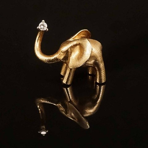 Ole Lynggaard elefantlås i 14kt guld med 0,1ct diamant. Stemplet Ole Lynggaard. Lås: 2x2,8cm