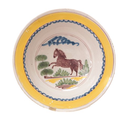 Kellinghusen tallerken med sjældent motiv i form af hest. Kellinghusen ca. år 1800. D: 22,5cm