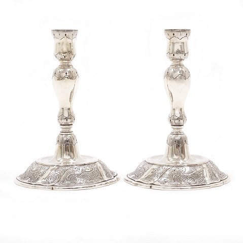 Par sølvlysestager. Axel Salomonsen, et par sterling sølv lysestager. H: 18,8cm. V: 748gr