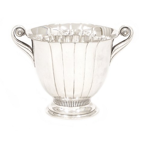 Champagne cooler silver. Grann & Laglye Denmark 1935. H: 18cm. D bowl: 18cm.