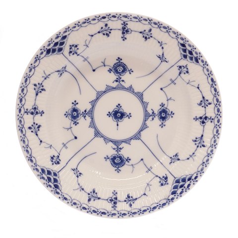 Royal Copenhagen blue fluted half lace deep plate 
570. D: 24,5cm