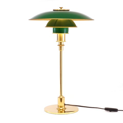 Poul Henningsen, 1894-1967: PH 3/2 table lamp. 
Made by Louis Poulsen. H: 45cm