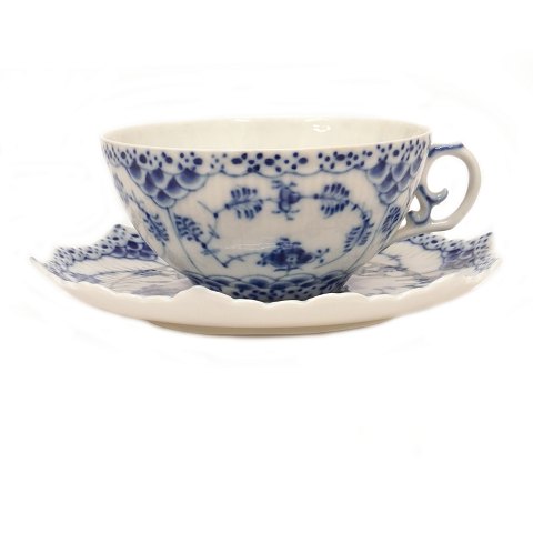 Royal Copenhagen blue fluted full lace tea cup 
1130