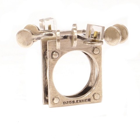 Unique sterling silver ring by Bent Exner, 
Denmark, 1932-2006. Signed and dated 1979. 
Ringsize 55