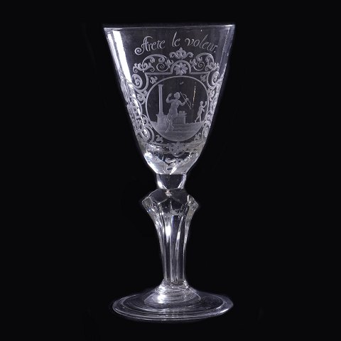 Glass goblet. H: 20,5cm