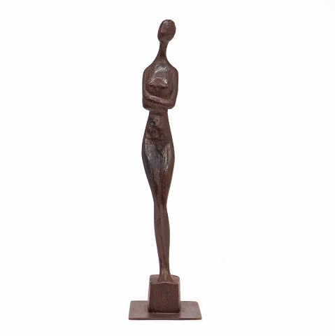 Otto Pedersen, 1905-95, Frauenfigur aus Holz. Signiert. H: 54cm