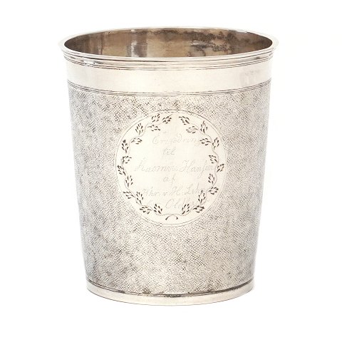 Large Danish end 17th century silver cup by Hans Nielsen Wolgast, Copenhagen, before 1700-1711.Dated 1698.H: 11,5cm. D: 9,9cm