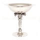 Georg Jensen very large sterlingsilver grape tazza 264B. H: 31cm. W: 1.842gr. D: 
31cm