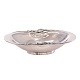 Georg Jensen oval Magnolia skål 2A stemplet Georg Jensen udført i sterlingsølv. 
H: 5cm. Skål: 20x14cm