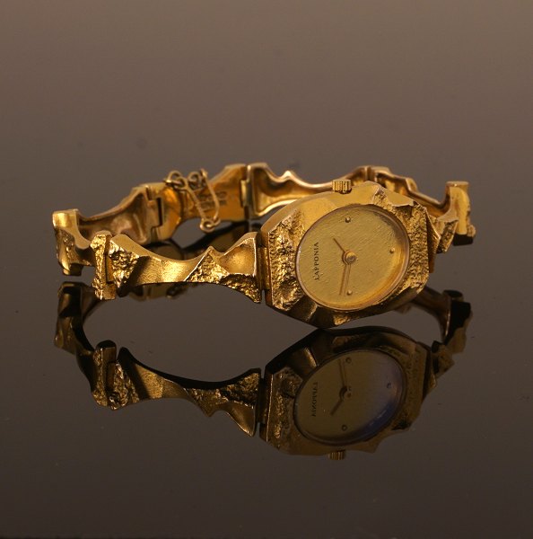 Lapponia smykke ur i 14kt guld. Solgt af Hans Hansen Sølv 31.05.90. Leveres med 
original kvittering og certifikat