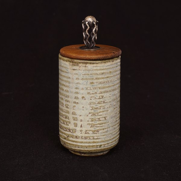 Arne Bang: A stoneware jam jar. Made for Holmegaard, Denmark. H: 16cm