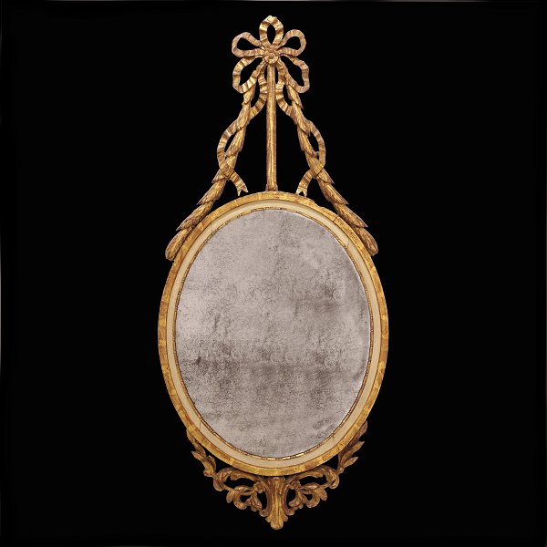 Forgyldt Louis XVI-spejl af Liselund typen. Danmark ca. år 1790. Mål: 129x59cm