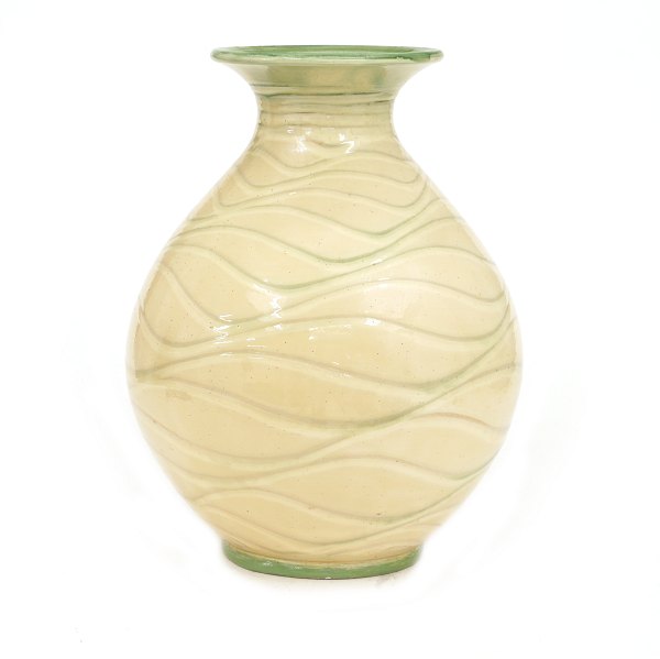 Kæhler vase. Herman Kæhler keramik vase med grønlige nuancer. Signeret. H: 38cm