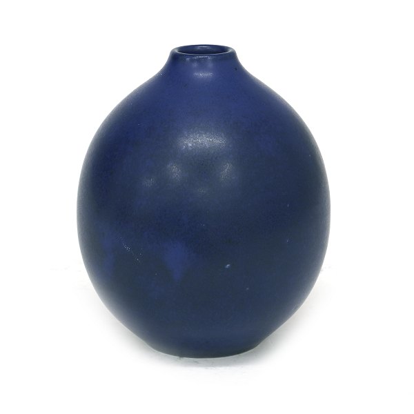 Saxbo, Denmark, stoneware vase No. 96. H: 10,5cm