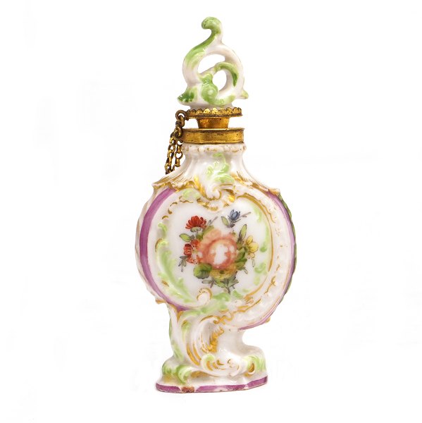 Perfume bottle from the Royal Porcelain Factory circa 1795. H: 9,5cm